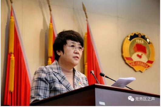区委书记张晓梅代表中共保定市竞秀区委,向大会的召开表示热烈祝贺